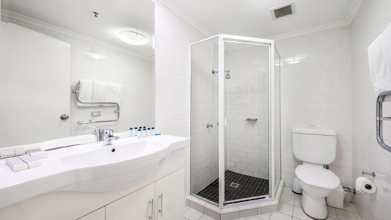 Oaks Sydney Goldsbrough Suites