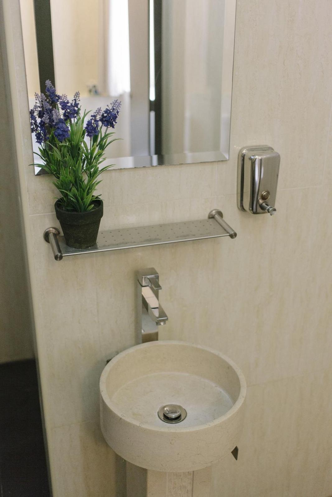 Mad Monkey Backpackers on Broadway